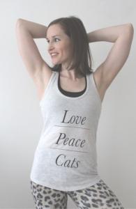Bio-Baumwoll Tank Top "love, peace, cats" weiß/hellgrau Meliert